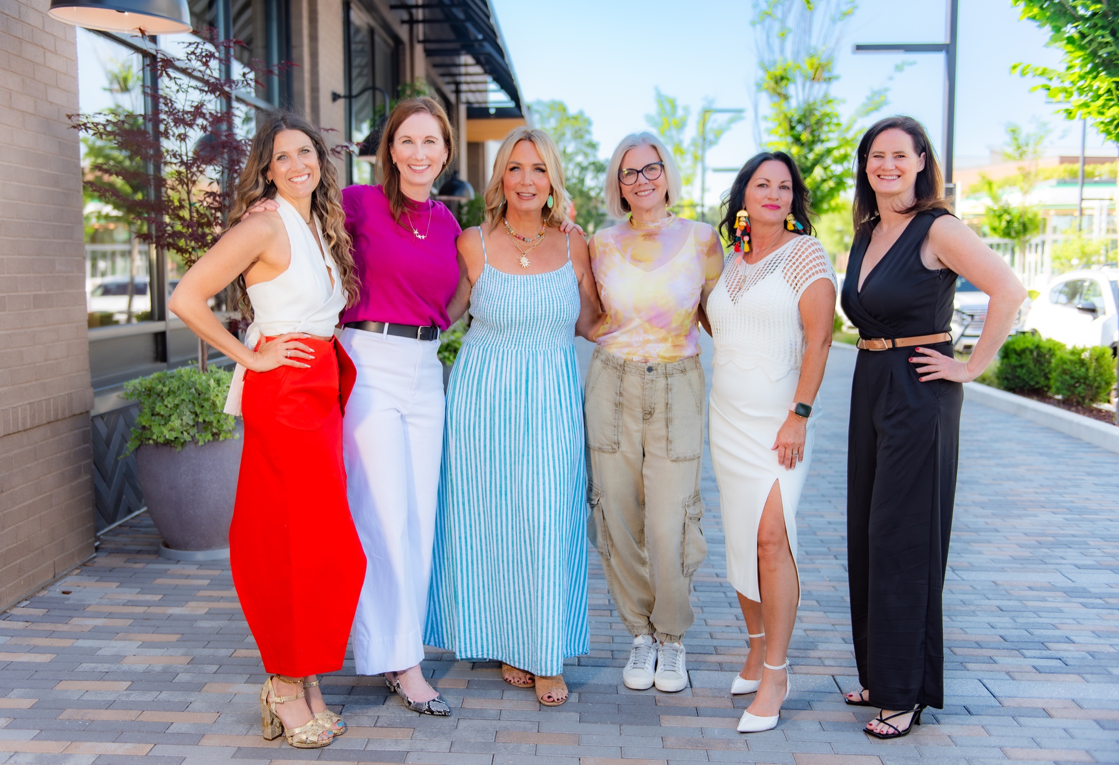 Group of women entrepreneurs photographed together during a content day